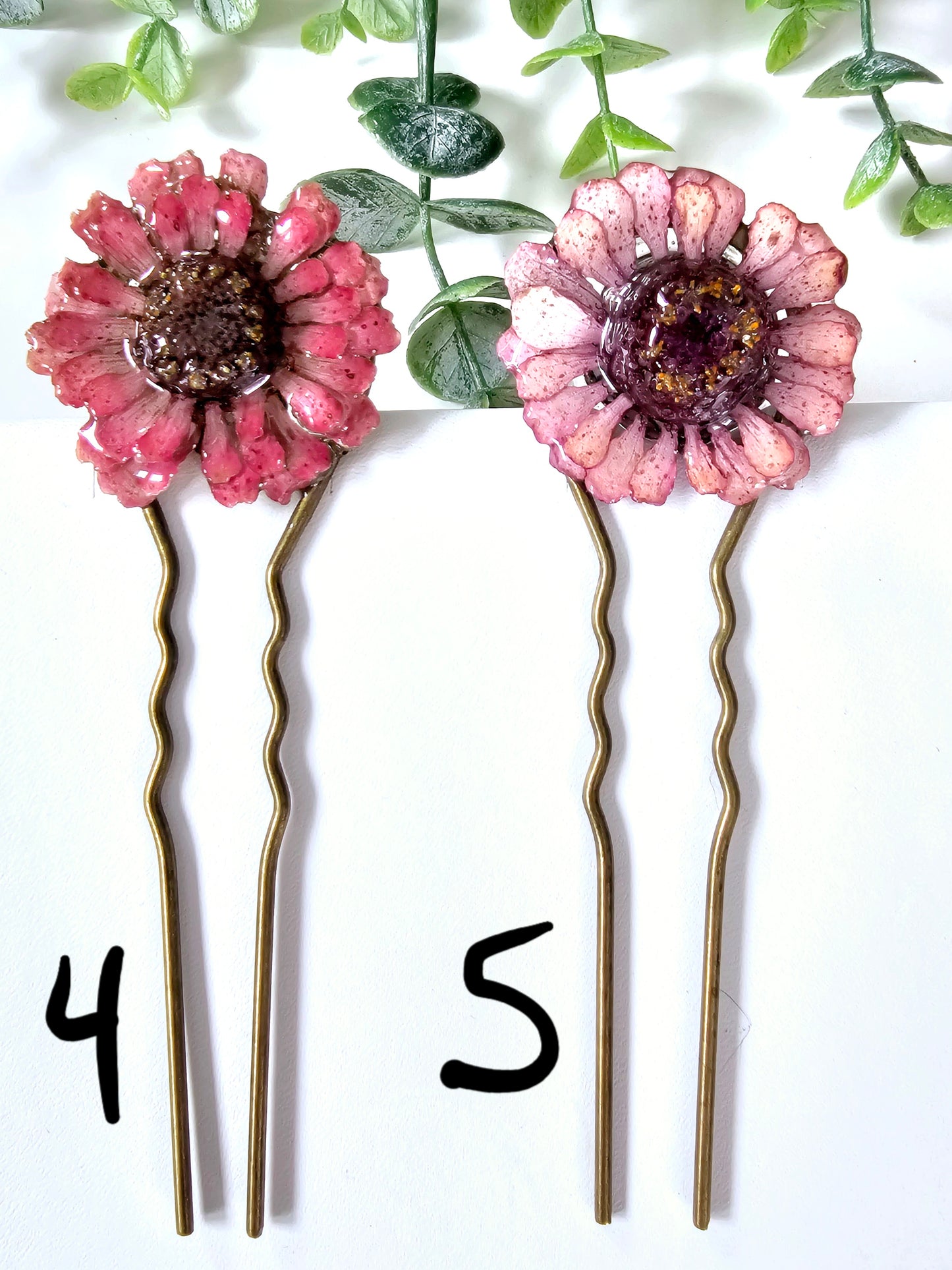 Medium Zinnia Hair Pins